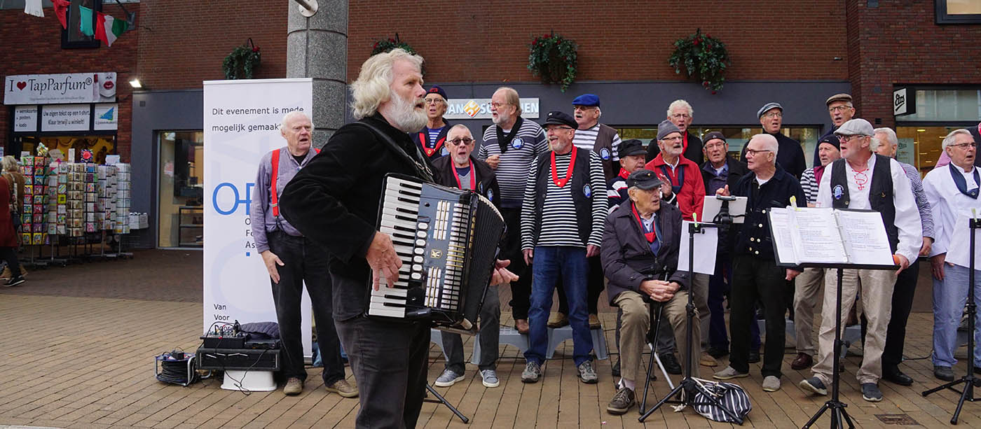 Scheepskoor Bij Nacht en Ontij - met OFA spandoek 4 - jubileumconcert 2019 Scheepskoor Bij Nacht en Ontij - met OFA spandoek 4 - jubileumconcert 2019